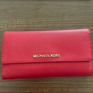 Micheal Kors jet set Wallet